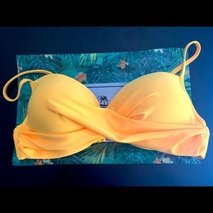 Brand new Cupshe bikini top size L